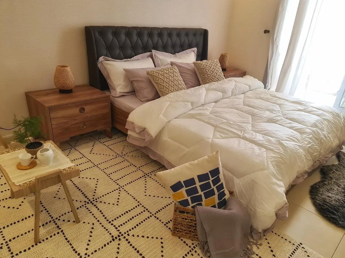 Green Sky Holiday Home With Shared Kitchen And Lounge Dubai United Arab Emirates