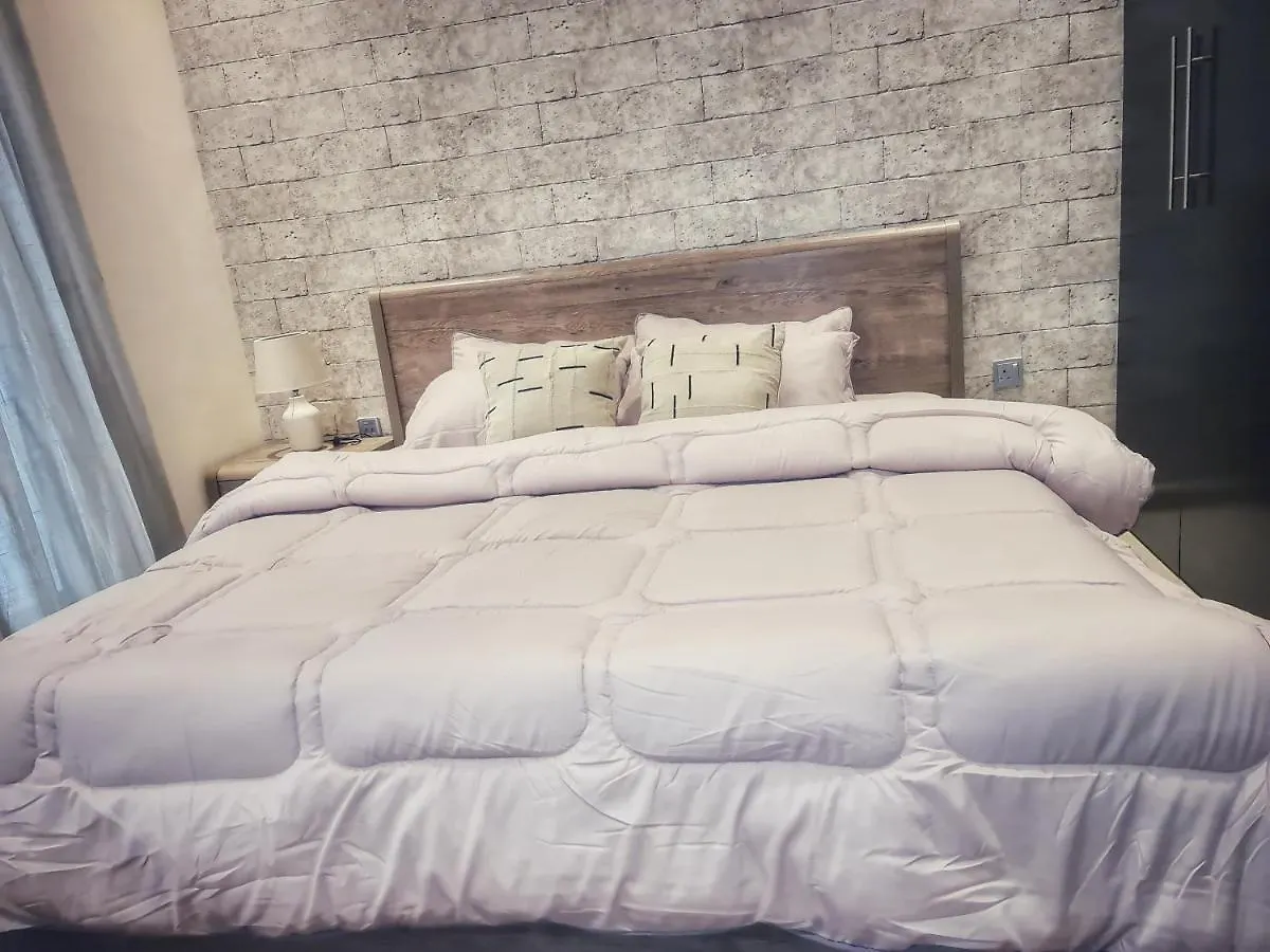 Homestay Green Sky Holiday Home With Shared Kitchen And Lounge Dubai