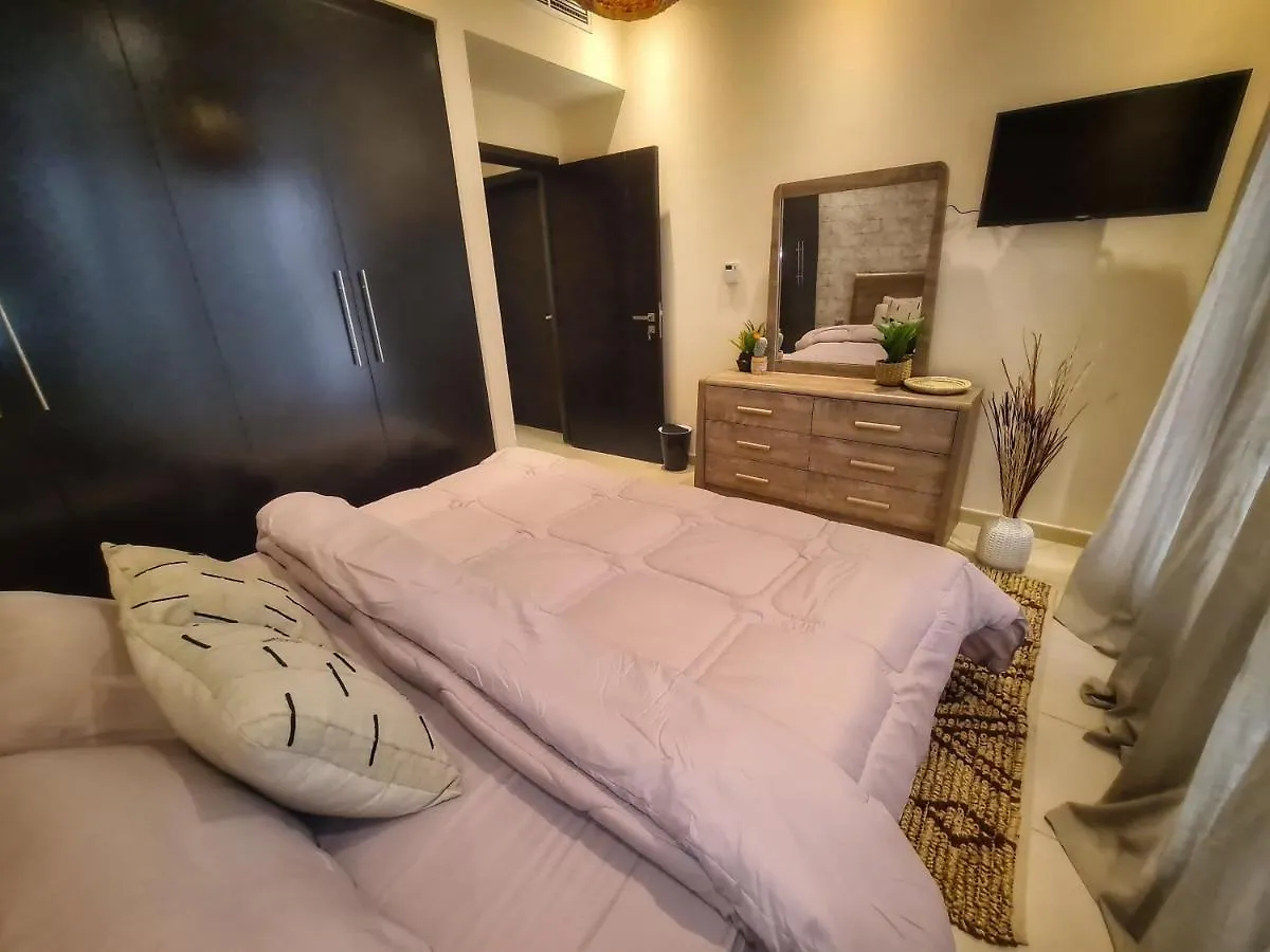 Green Sky Holiday Home With Shared Kitchen And Lounge Dubai 0*,