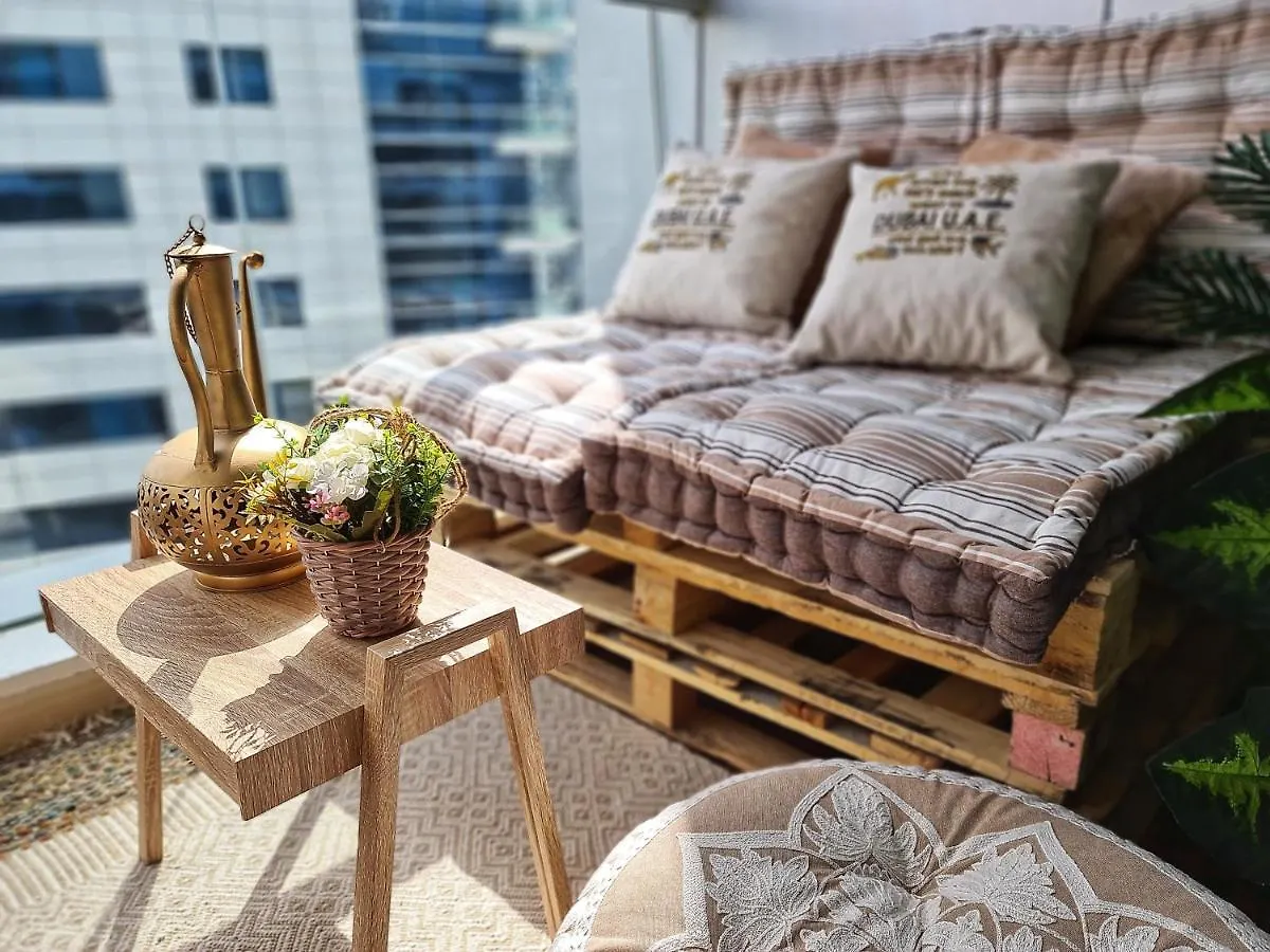 Green Sky Holiday Home With Shared Kitchen And Lounge Dubai