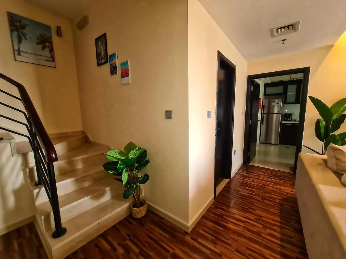 Homestay Green Sky Holiday Home With Shared Kitchen And Lounge Dubai