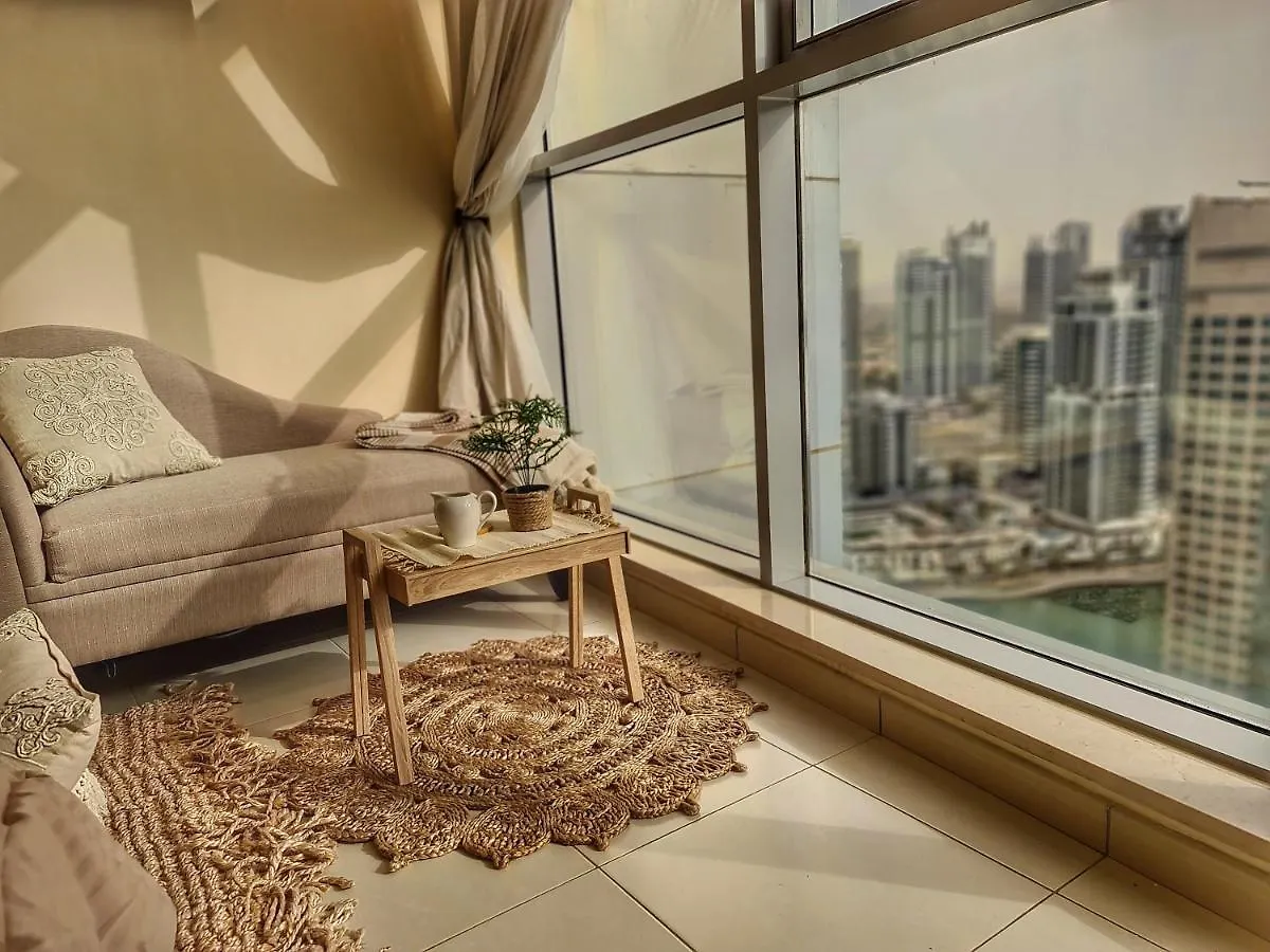 دبي Green Sky Holiday Home With Shared Kitchen And Lounge