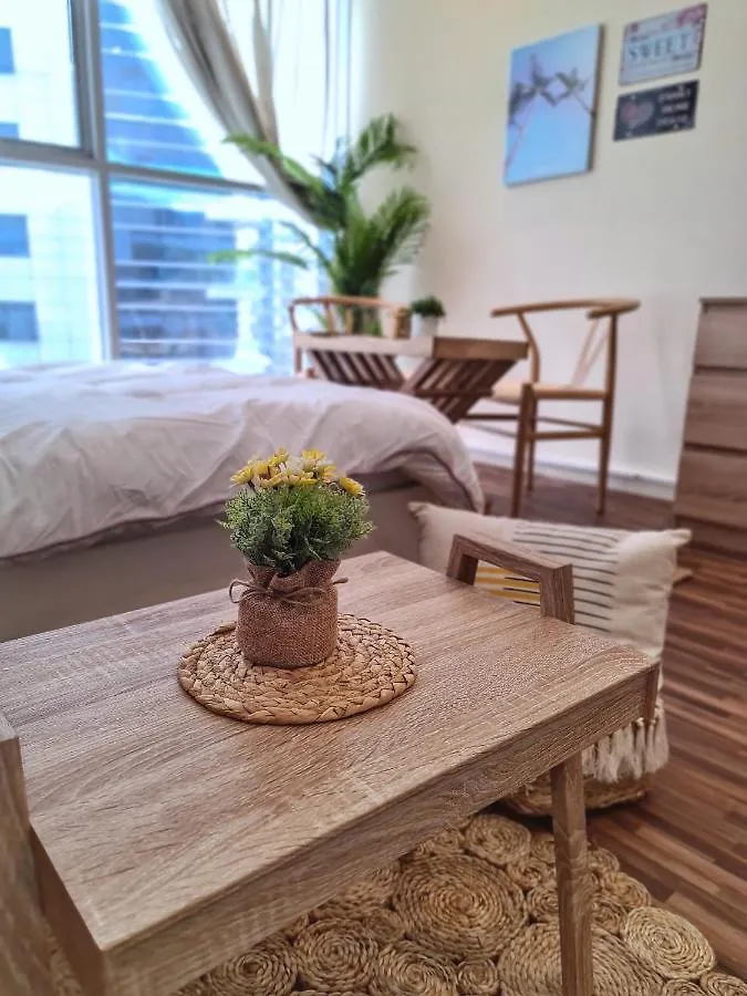 منزل للإقامة دبي Green Sky Holiday Home With Shared Kitchen And Lounge الإمارات العربية المتحدة