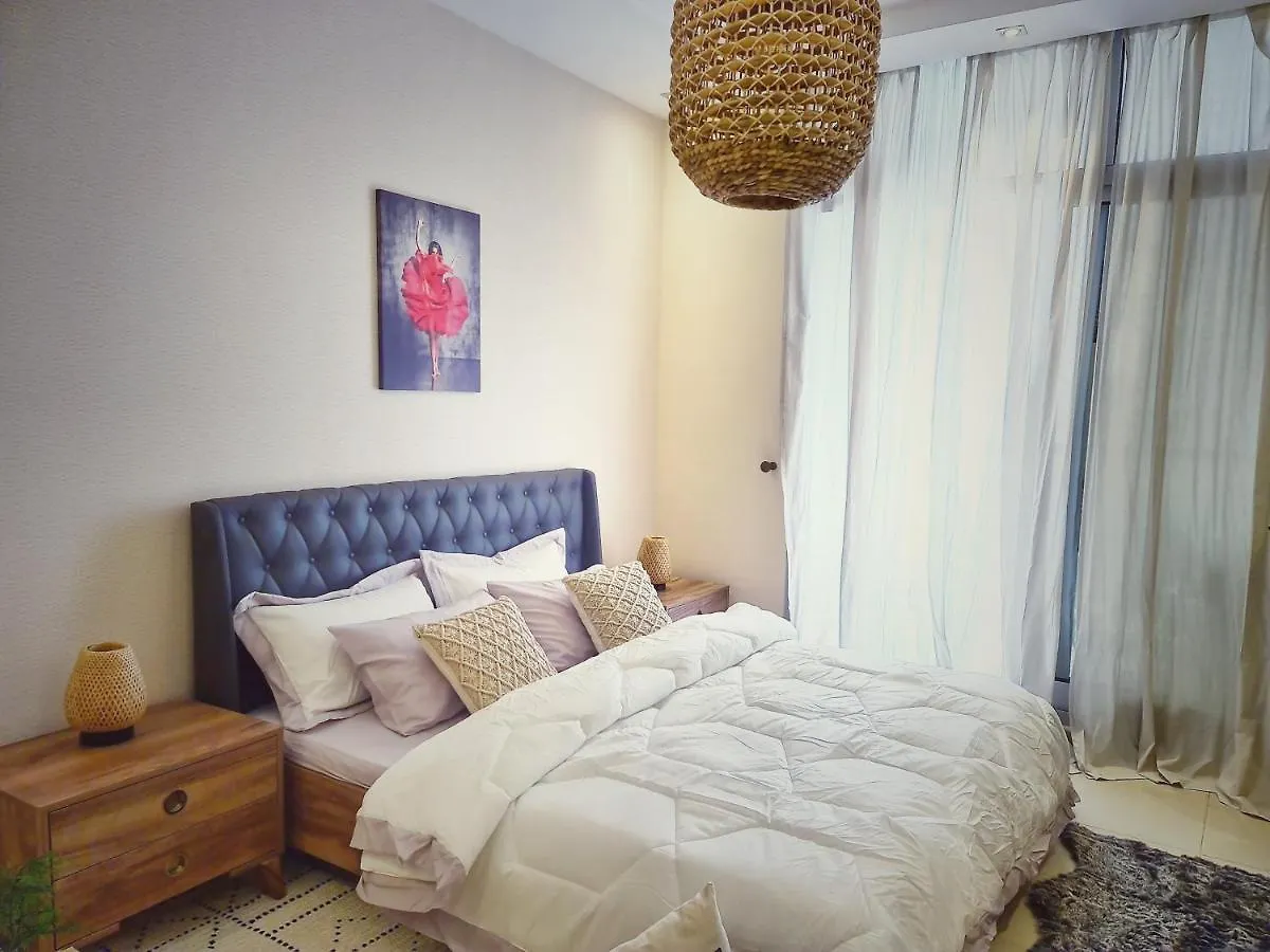 Homestay Green Sky Holiday Home With Shared Kitchen And Lounge Dubai