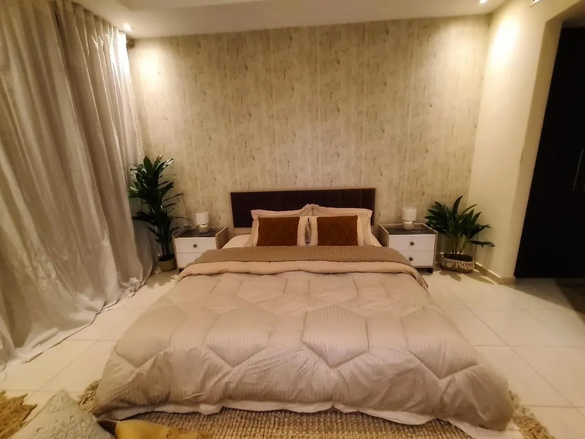 Green Sky Holiday Home With Shared Kitchen And Lounge Dubai United Arab Emirates