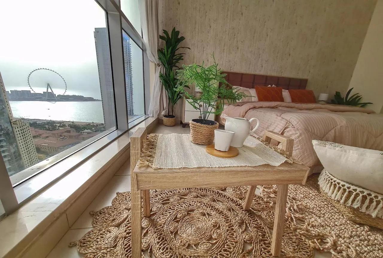 Green Sky Holiday Home With Shared Kitchen And Lounge Dubai United Arab Emirates