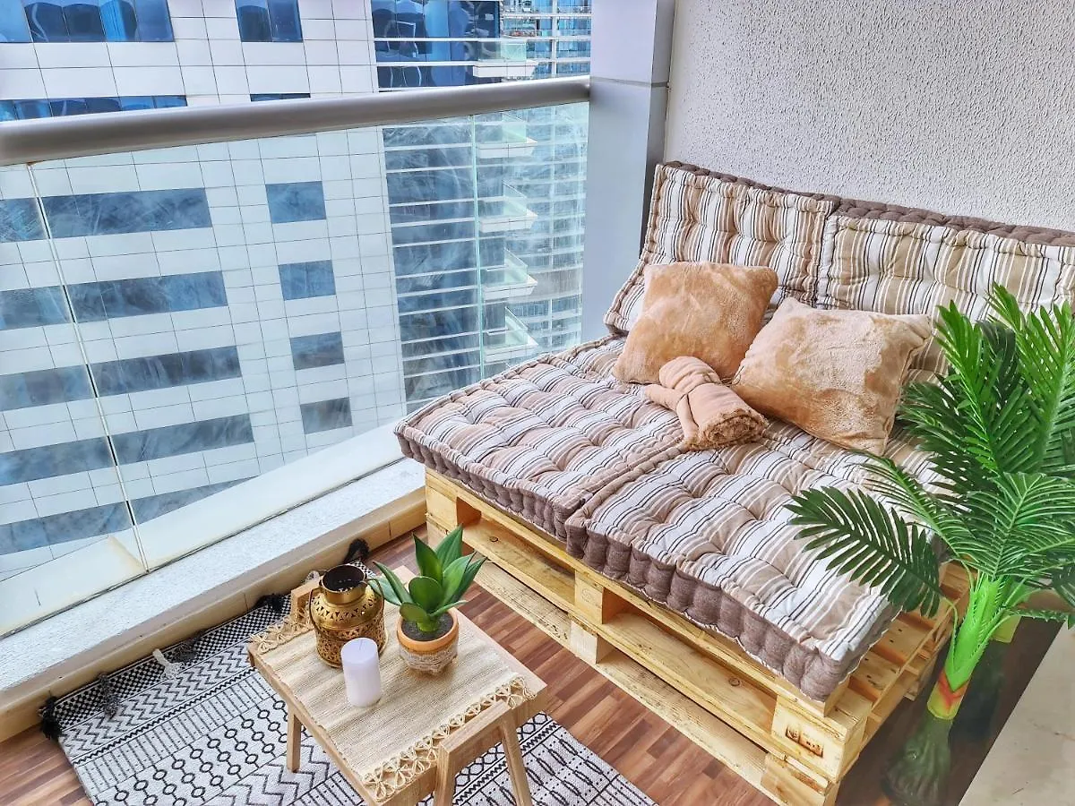 Homestay Green Sky Holiday Home With Shared Kitchen And Lounge Dubai