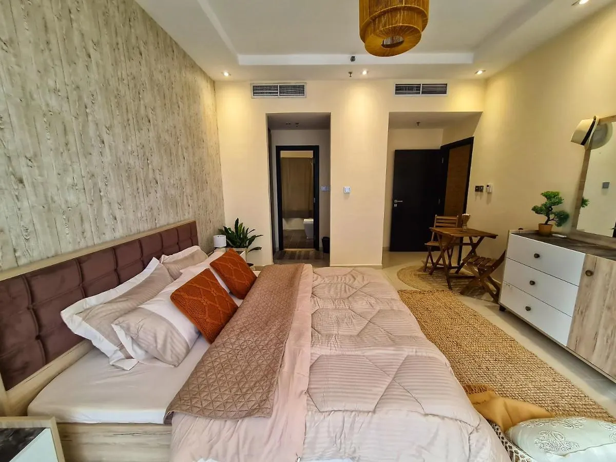Homestay Green Sky Holiday Home With Shared Kitchen And Lounge Dubai United Arab Emirates