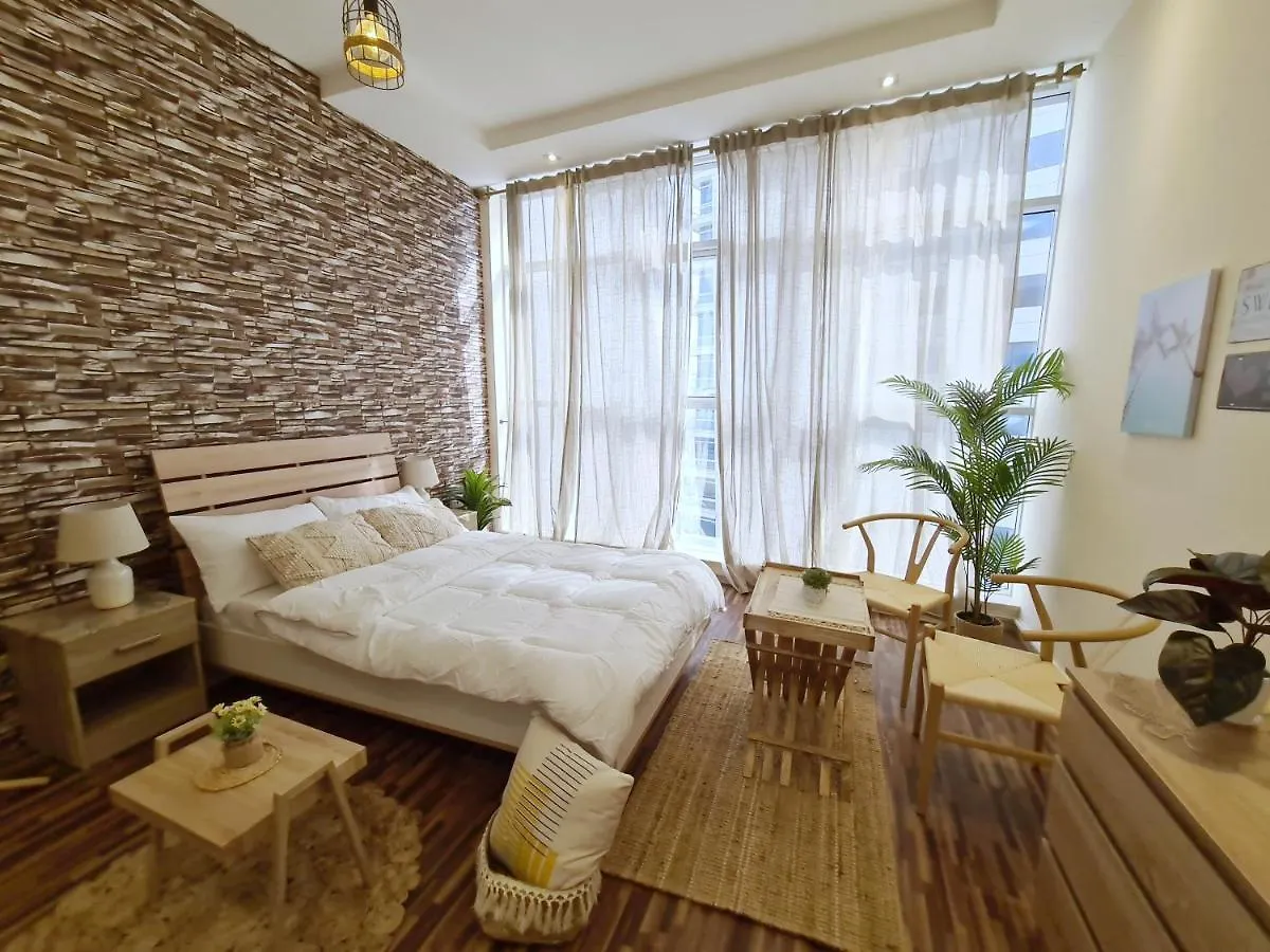 Homestay Green Sky Holiday Home With Shared Kitchen And Lounge Dubai
