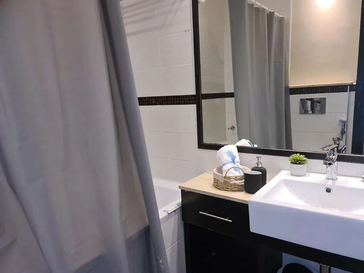 Homestay Green Sky Holiday Home With Shared Kitchen And Lounge Dubai United Arab Emirates
