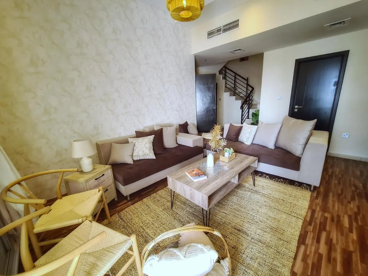 Homestay Green Sky Holiday Home With Shared Kitchen And Lounge Dubai